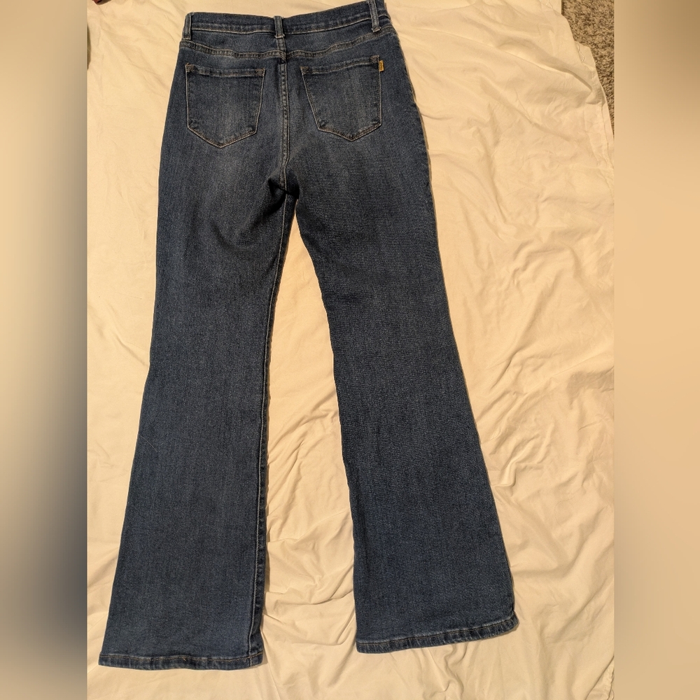 NWOT Vibrant M.I.U. Slim Flare Smooth & Stretchy Jean - Picture 5 of 6